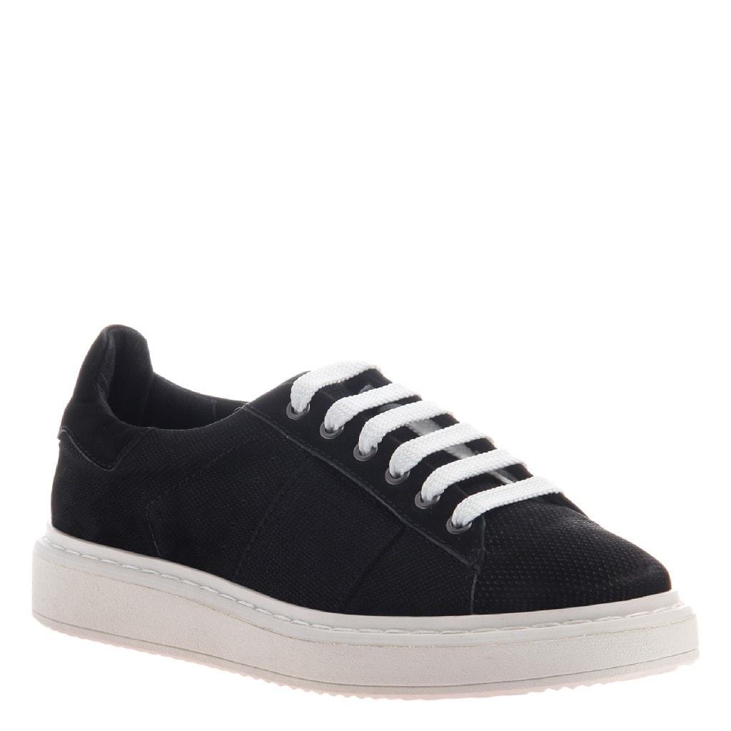 women's black sneakers with white soles