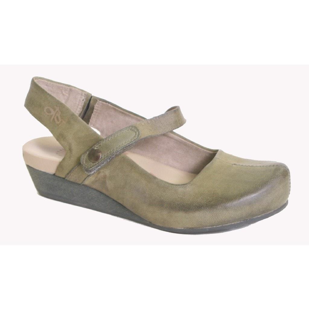 otbt closed toe wedges