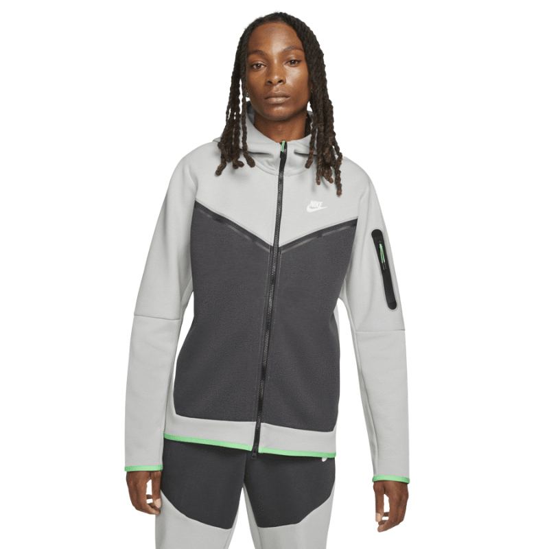 ua nike tech fleece