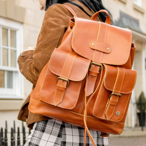 black leather saddle bag handbag — MUSEUM OUTLETS