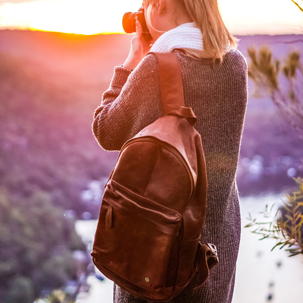 Premium Brown Leather Hanging Washbag - Toiletries Bag for Travelling –  MAHI Leather