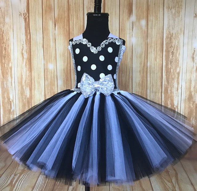 white tutu dress girl