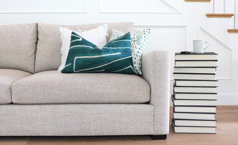 The Ultimate Guide to Couch Throw Pillow Sizes & Arrangements