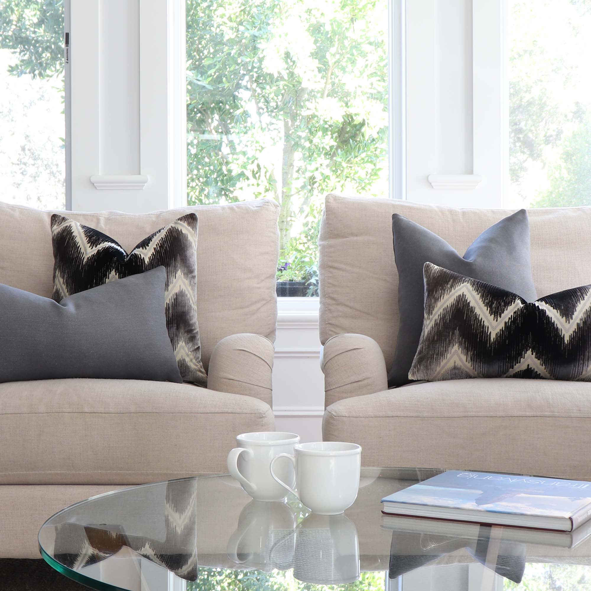 6 Throw Pillow Ideas To Refresh A Grey Or Beige Sofa - The Mom Edit
