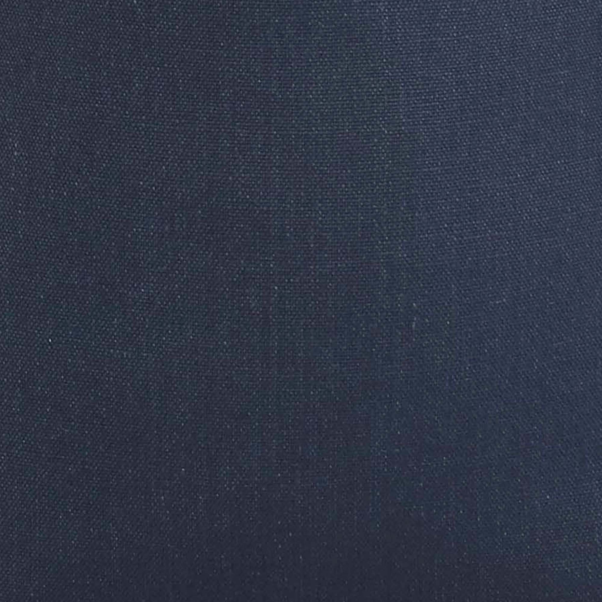 https://cdn.shopify.com/s/files/1/1116/9186/products/Tay_linen_indigo_blue_solid_fabric_Sample_1a48e106-c4b5-4f3a-aa23-d696f05529e1_2000x.jpg?v=1616983769