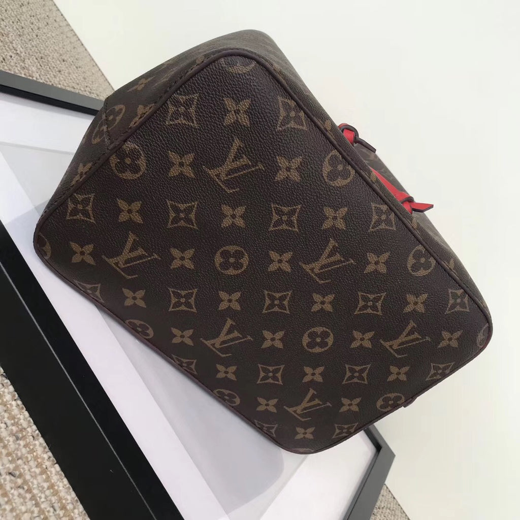 louis vuitton bolsa with money