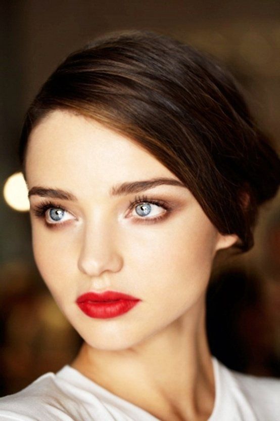 holiday-looks-red-lips