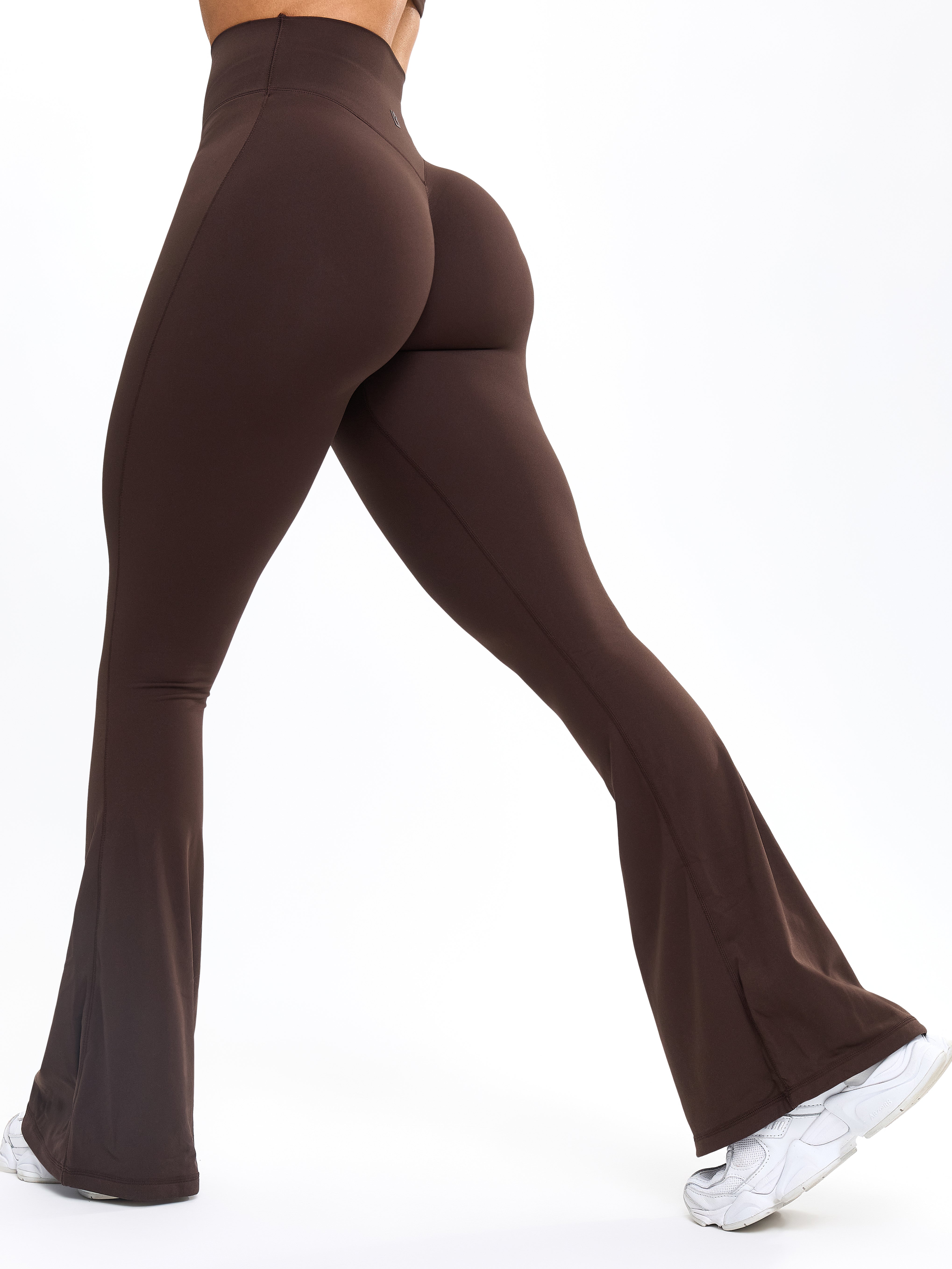 Aggressive Scrunch Flare Legging - Cold Brew