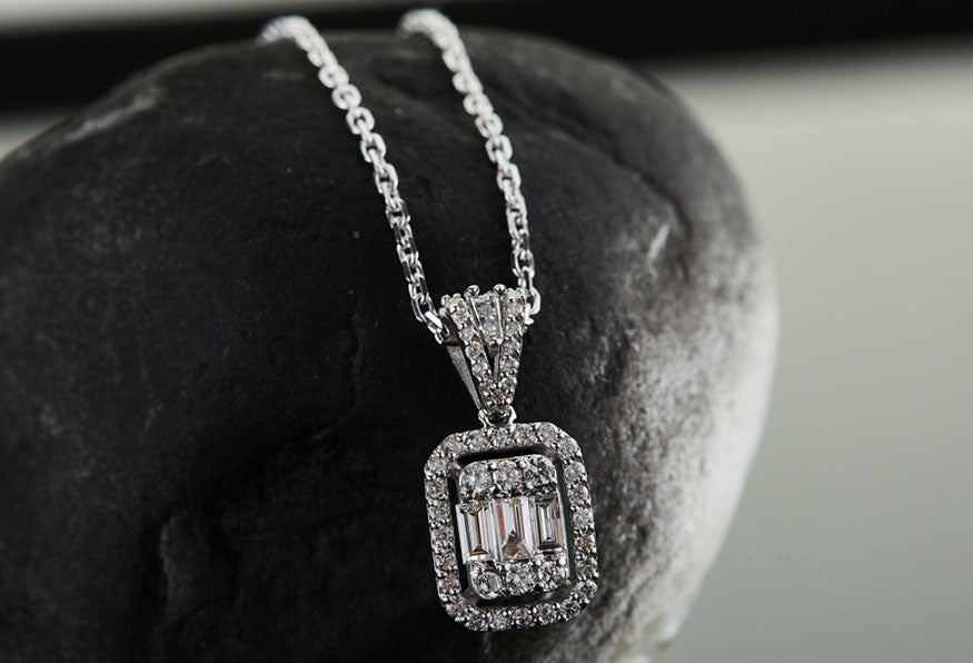 10 Pieces of Trending Jewelry Worn by NBA Legends – FrostNYC