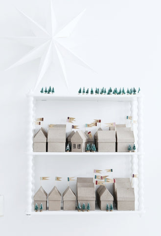 Advent calendar ideas for the Christmas holidays and festive season - easy to make.