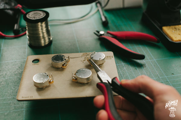 How to wire a Les Paul harness