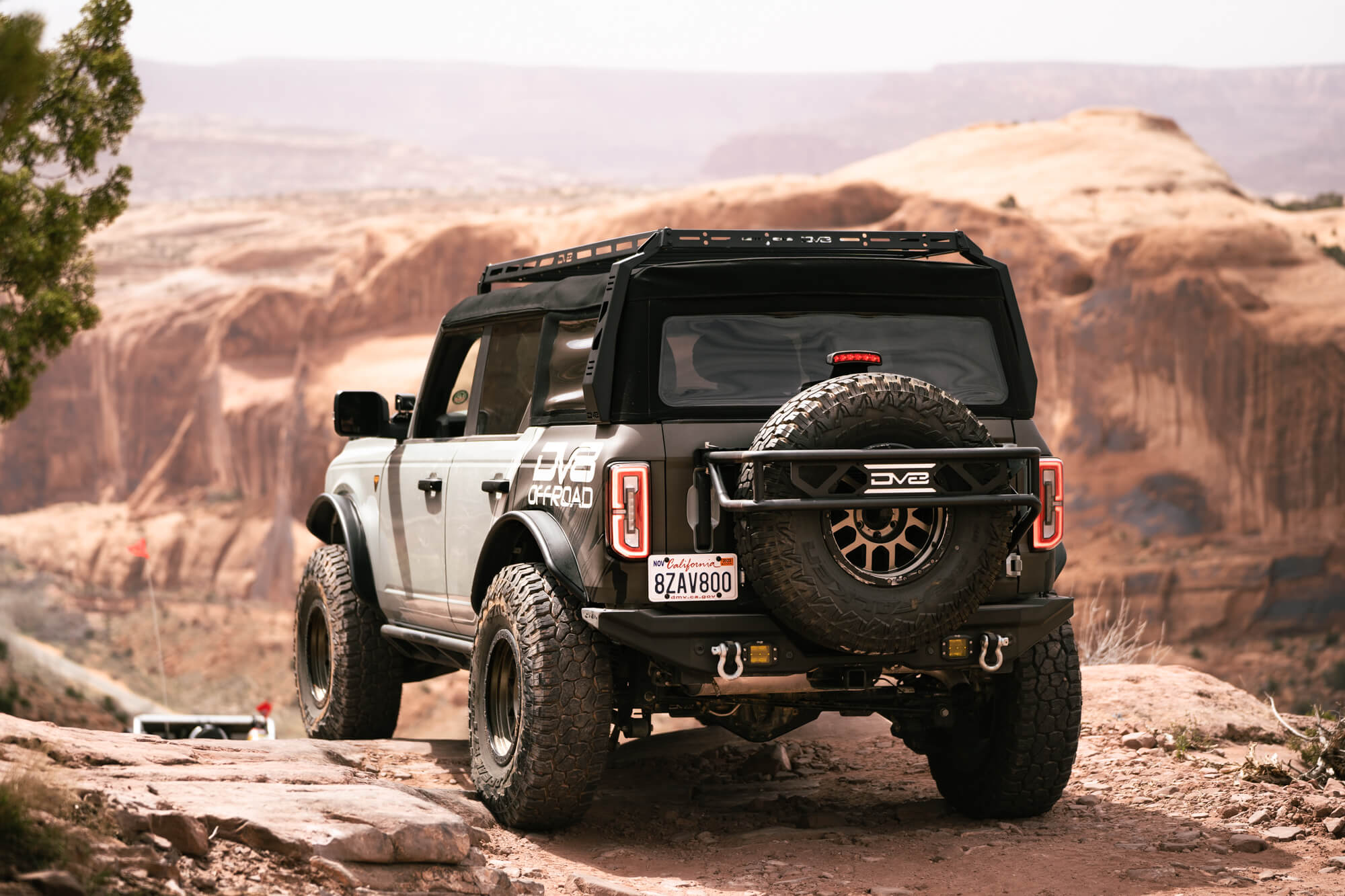 ford bronco in moab utah on moab rim trail