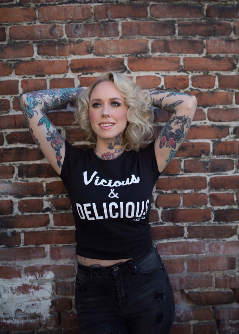 Vicious & Delicious Tee – Pinky Star