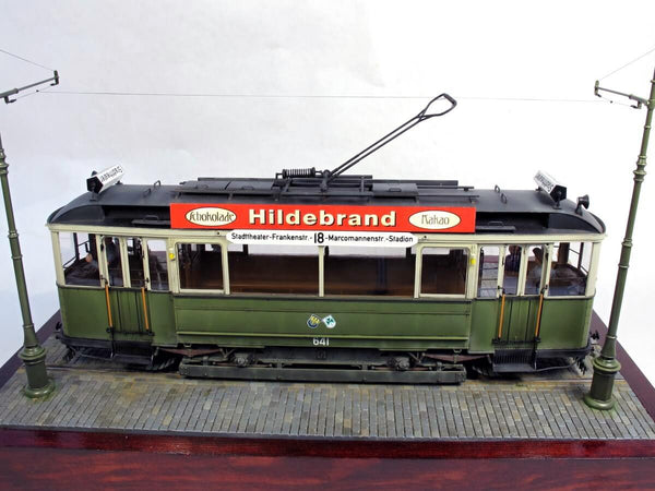 1/35 scale model Miniart German Tramcar 641 Straβenbahn Triebwagen Plastic model kit 38003