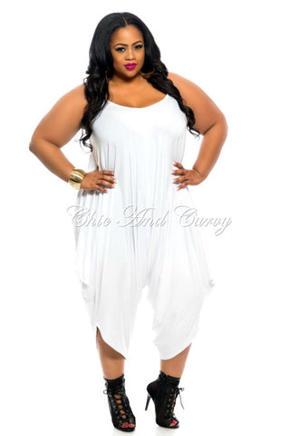 Whites – Chic And Curvy