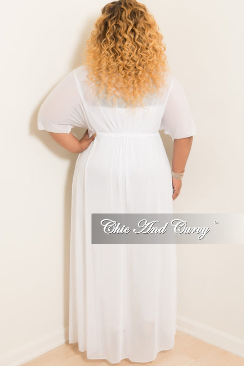 chic and curvy white dresses