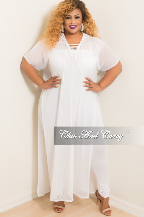 chic and curvy white dresses