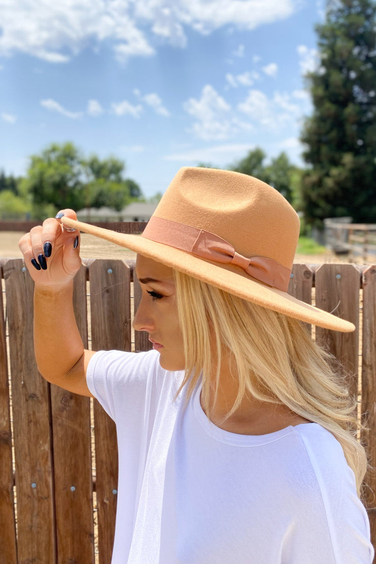 Loretta Rancher Flat Brim Hat: Khaki - Cenkhaber
