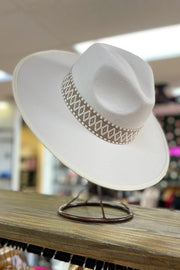 Mountain Gem Flat Brim Hat - Mohebina laemeh