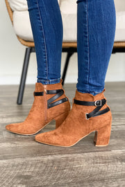 Ariana Bootie: Camel - Mohebina laemeh