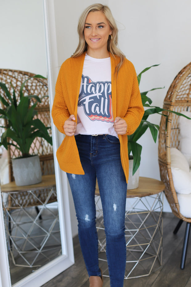 Happy Fall Retro Graphic Tee - Mohebina laemeh