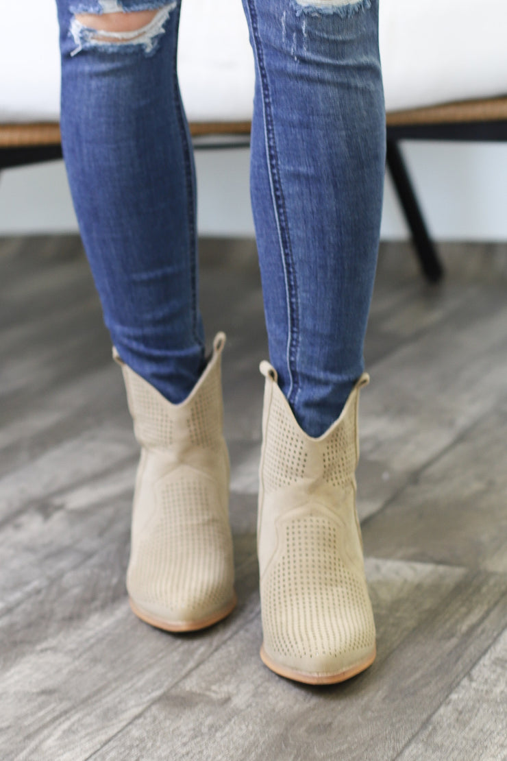 Press Replay Booties: Beige - Cenkhaber