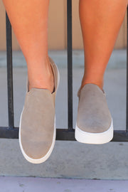 Skye Slip On Sneakers - Cenkhaber