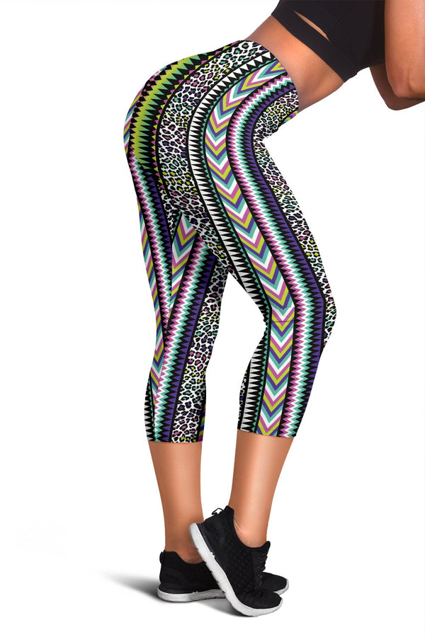 Animal Skin Aztec Rainbow Women Capris - JorJune