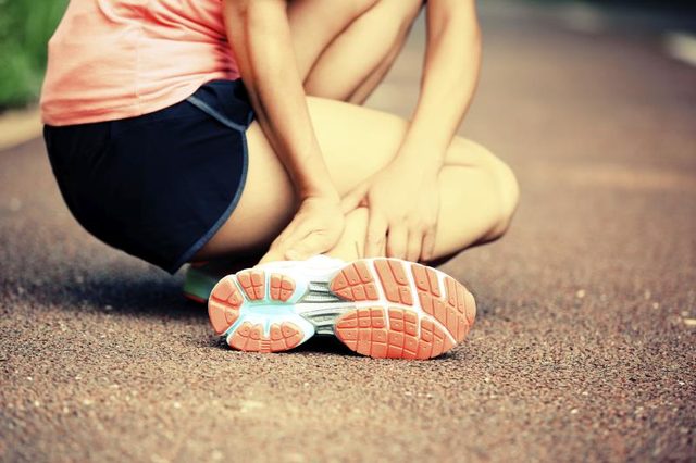 A runner is experiencing leg pain.