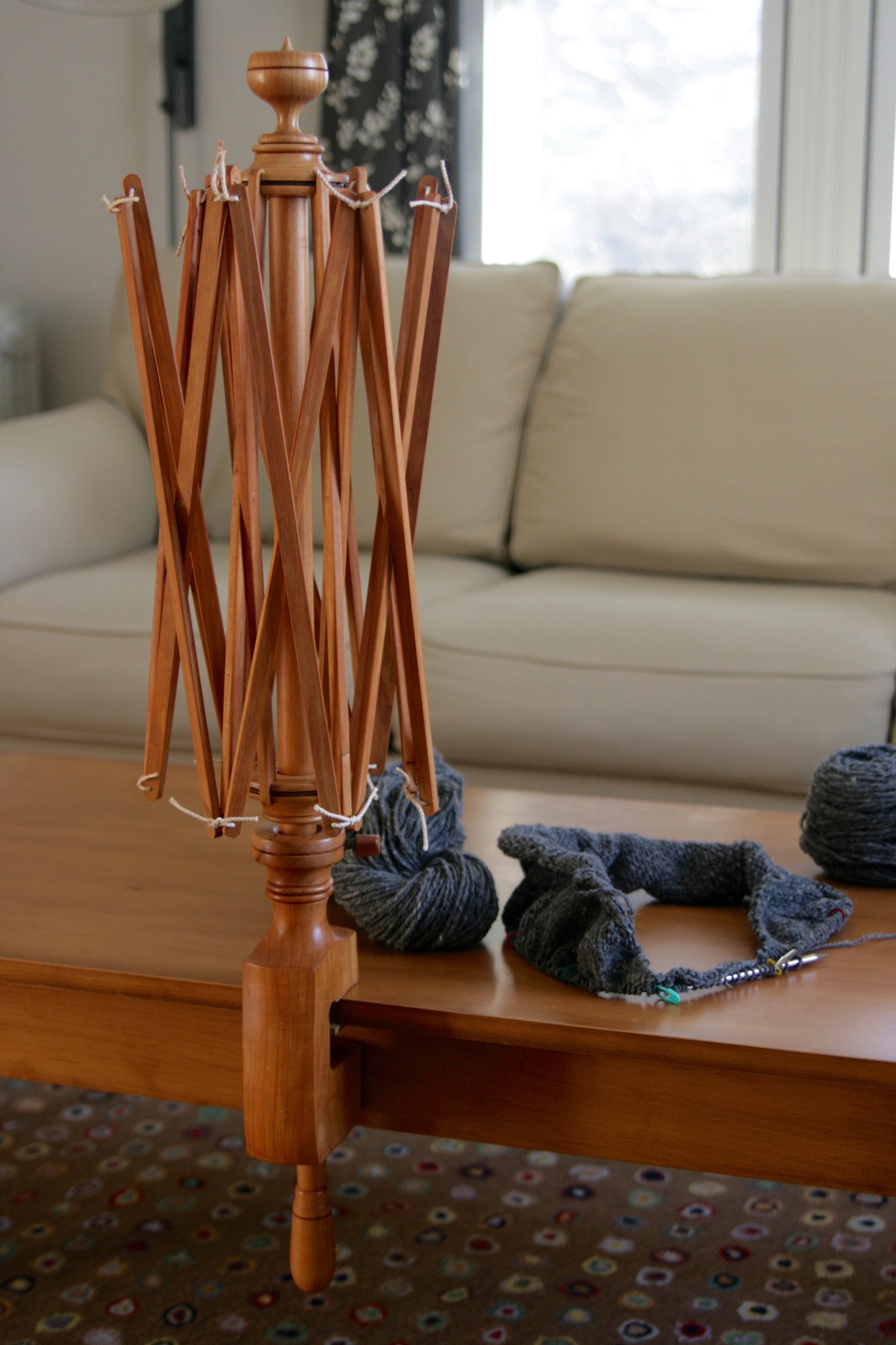 Cherry Yarn Swift Heavenly Yarns / Fiber of Maine