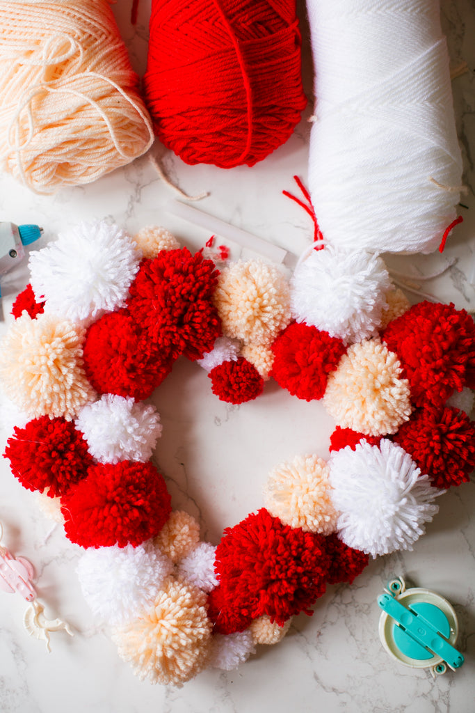 DIY Pom Pom Heart Wreath – Chalkfulloflove