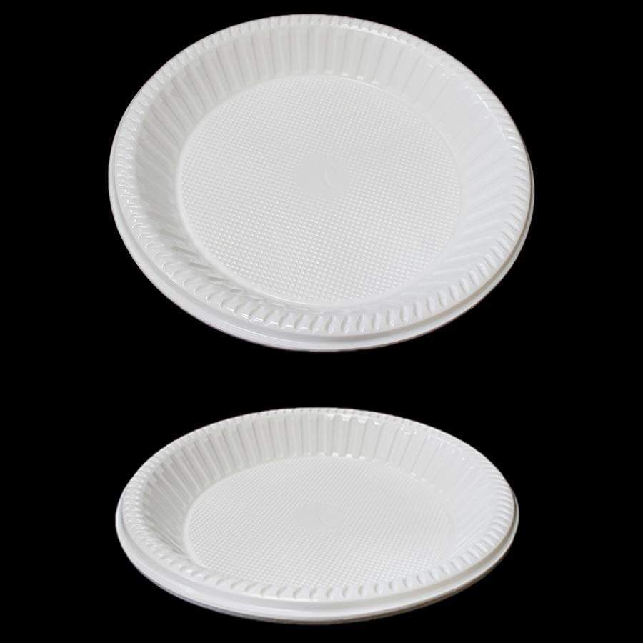 large plastic party plates