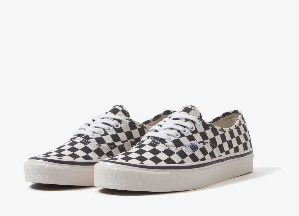 vans authentic 44 dx black check