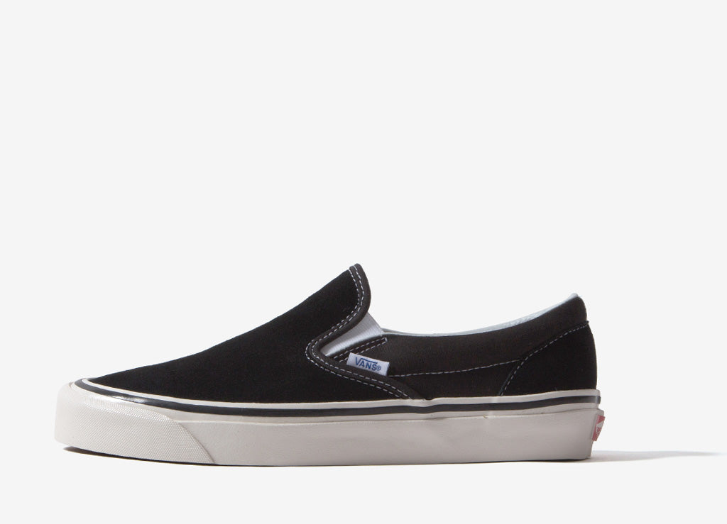 vans anaheim slip on black and white