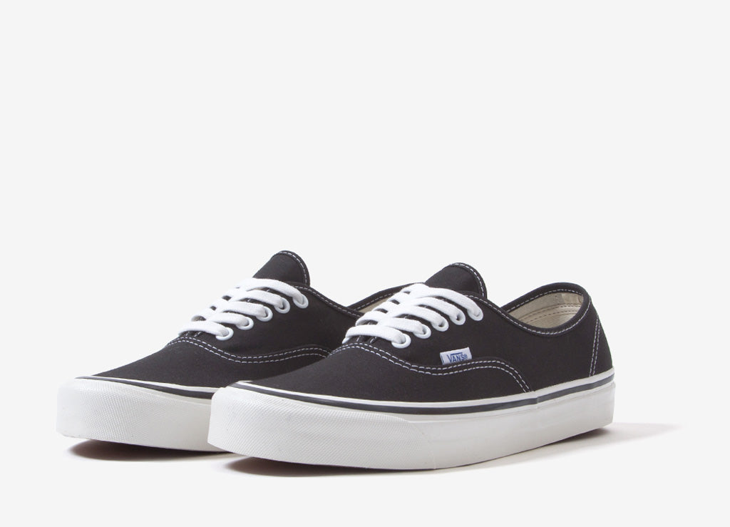 vans authentic schwarz 44