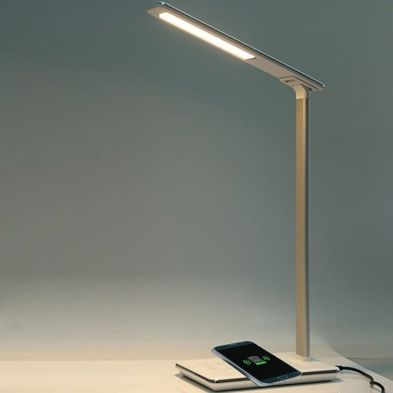 lamp with wireless charging