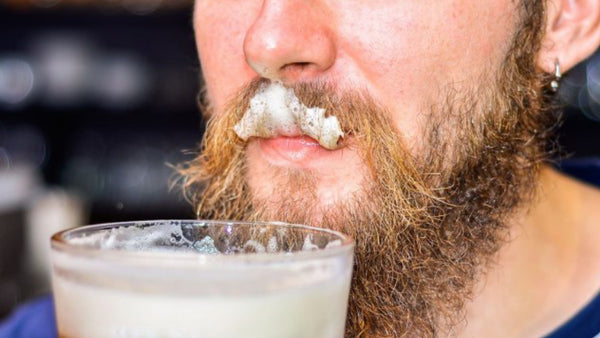 bigote de cerveza