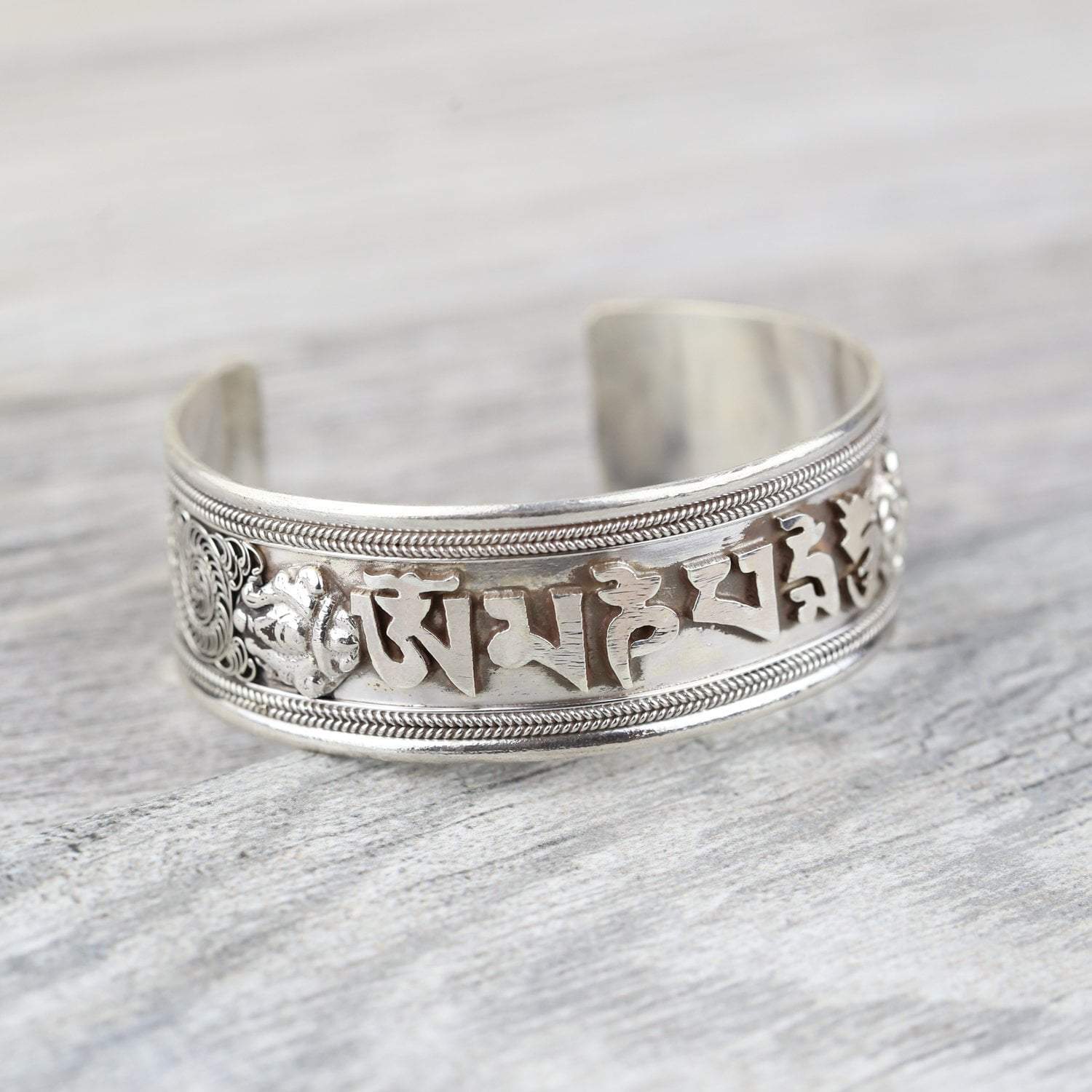 tibetan mantra bracelet