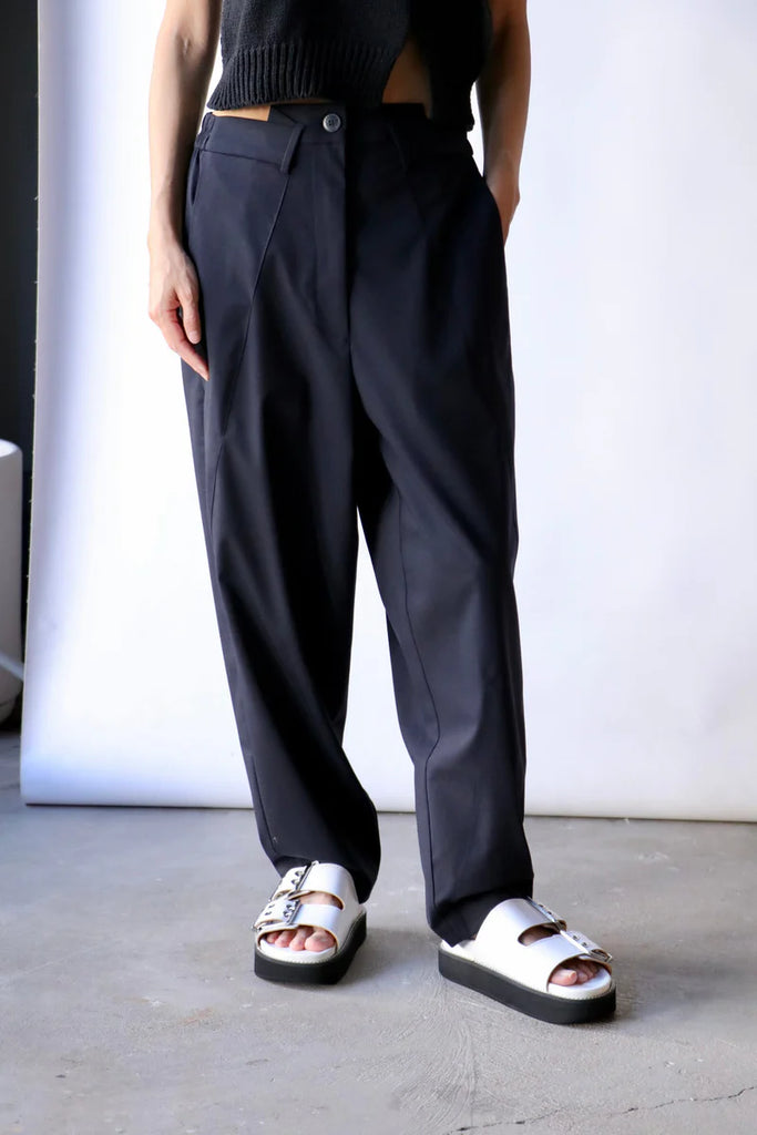 Cordera Carrot Pants, Black