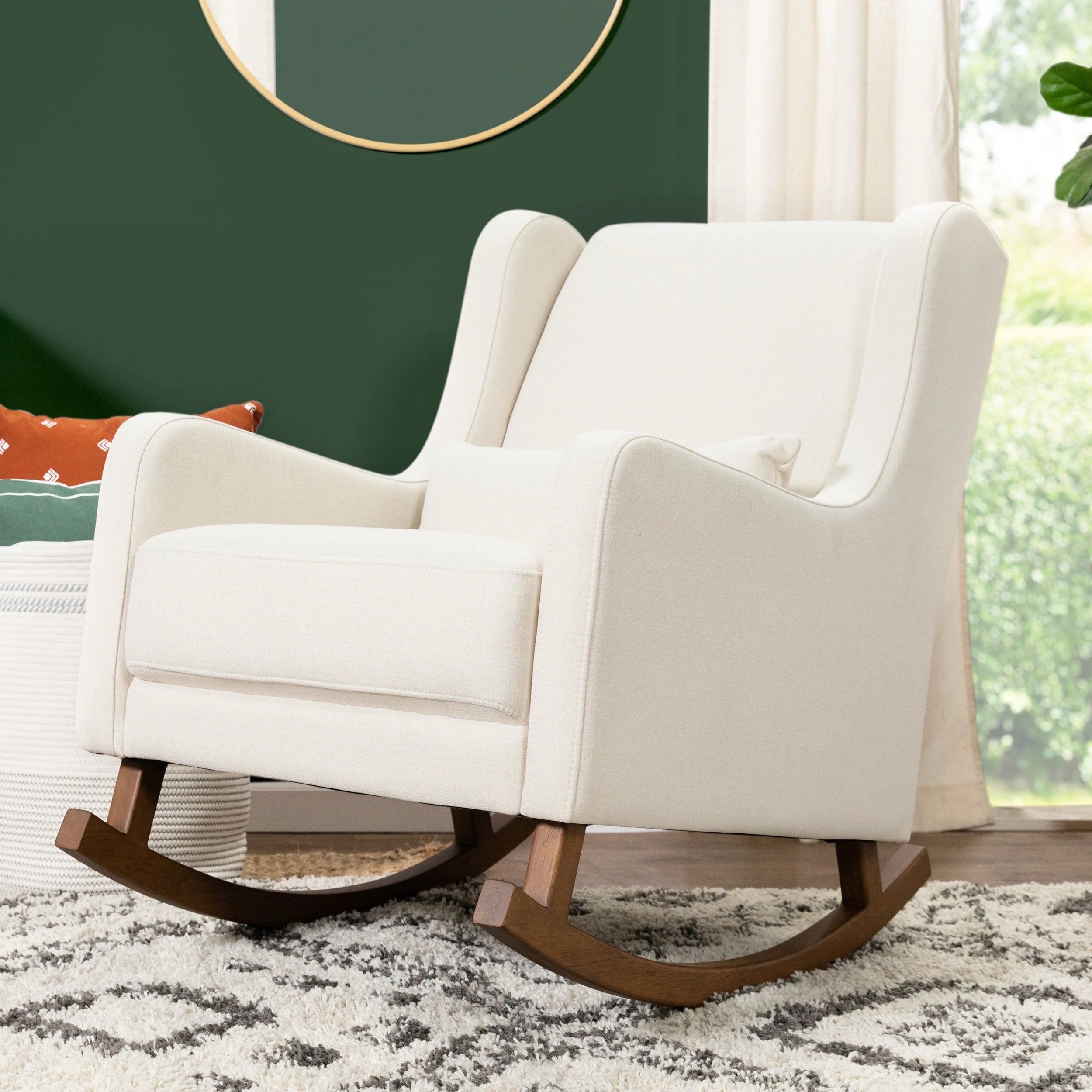 Rockers and rocking chairs are a classic. The arched legs offer a gentle and relaxing front-to-back motion, allowing you to rock your baby to sleep comfortably.