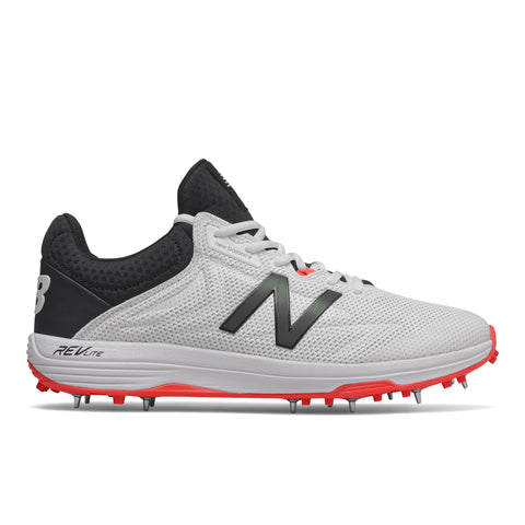 new balance cricket spikes shoes