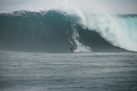 D Walsh at the Brock swell 2016 in Hawaii