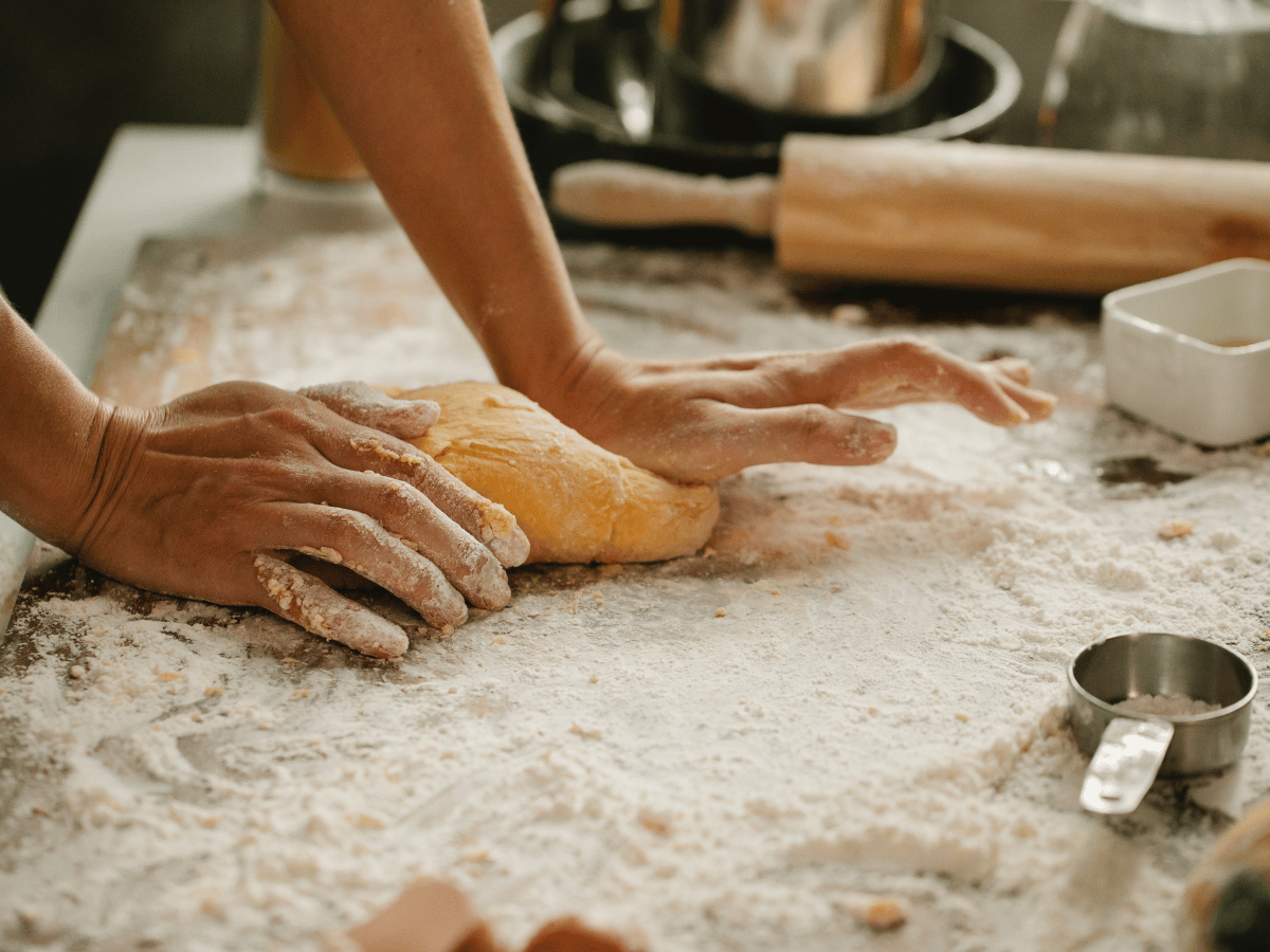 aliments dangereux chat pâte tarte crue