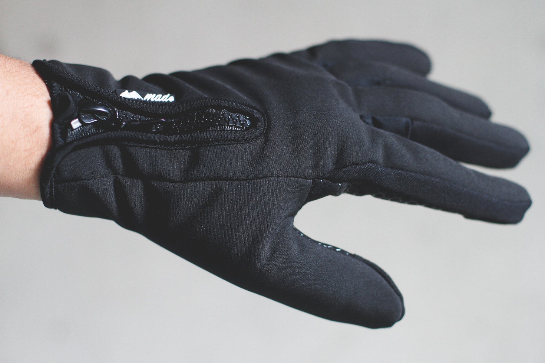 switchback travel gloves
