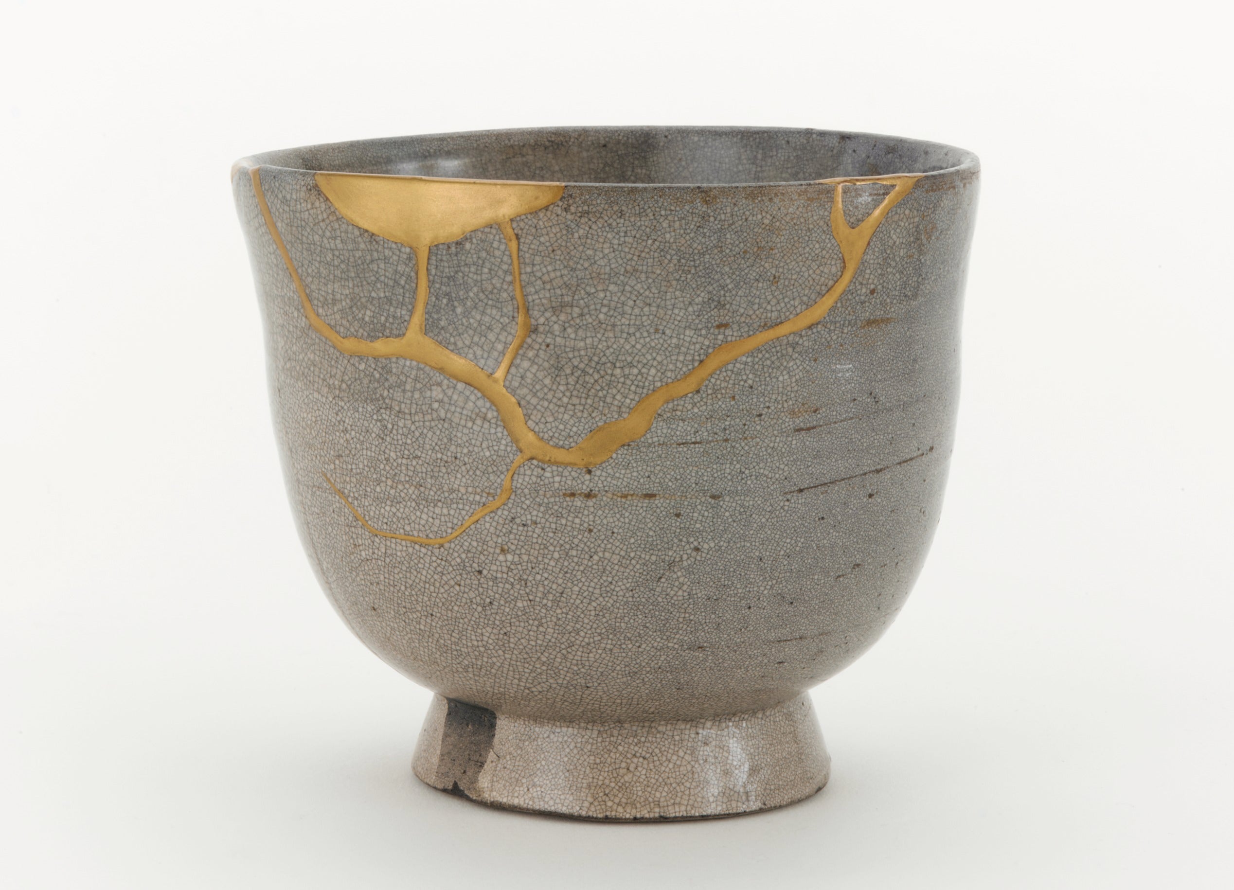 a bowl with kintsugi