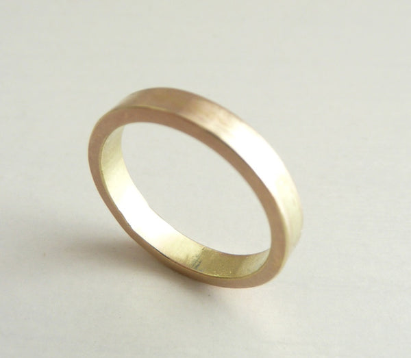 Minimalist 14K solid Gold Wedding Band 3mm x 1.5 mm – Stilosissima