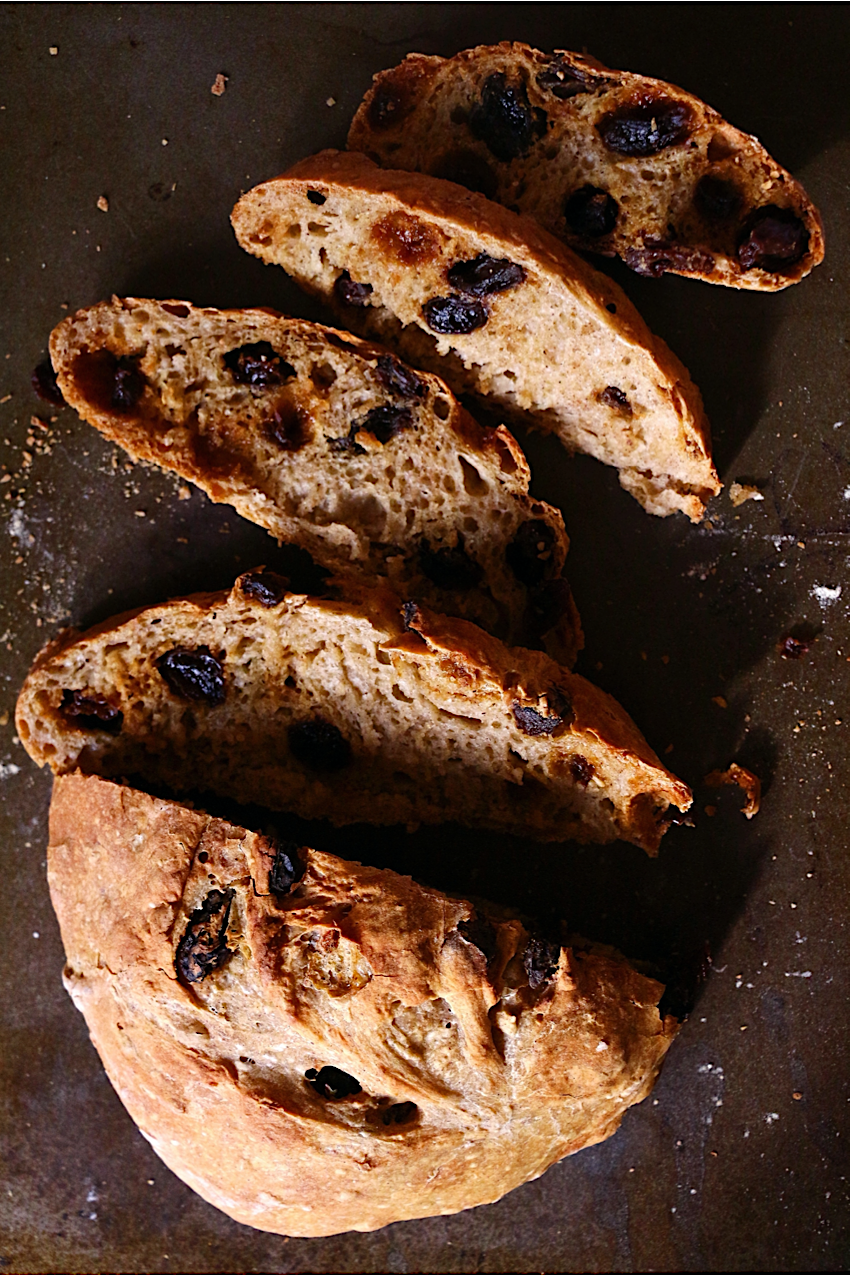 RECIPE: A Beginner's No-Knead Cinnamon Nutmeg Raisin Artisan Bread Suitable For Any Baker