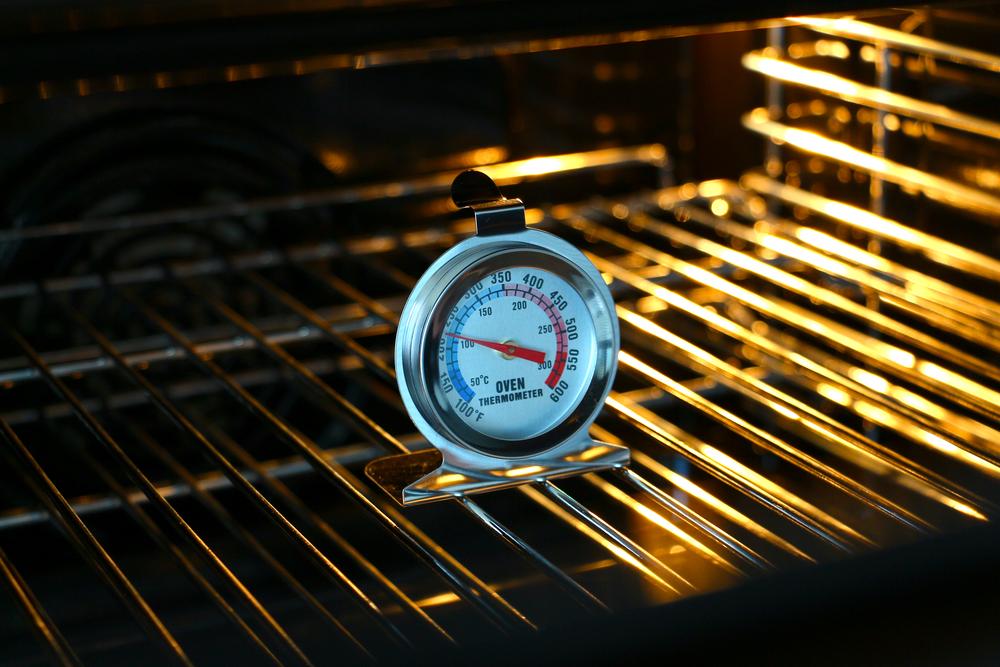 How To Use An Oven Thermometer For Better Baked Goods