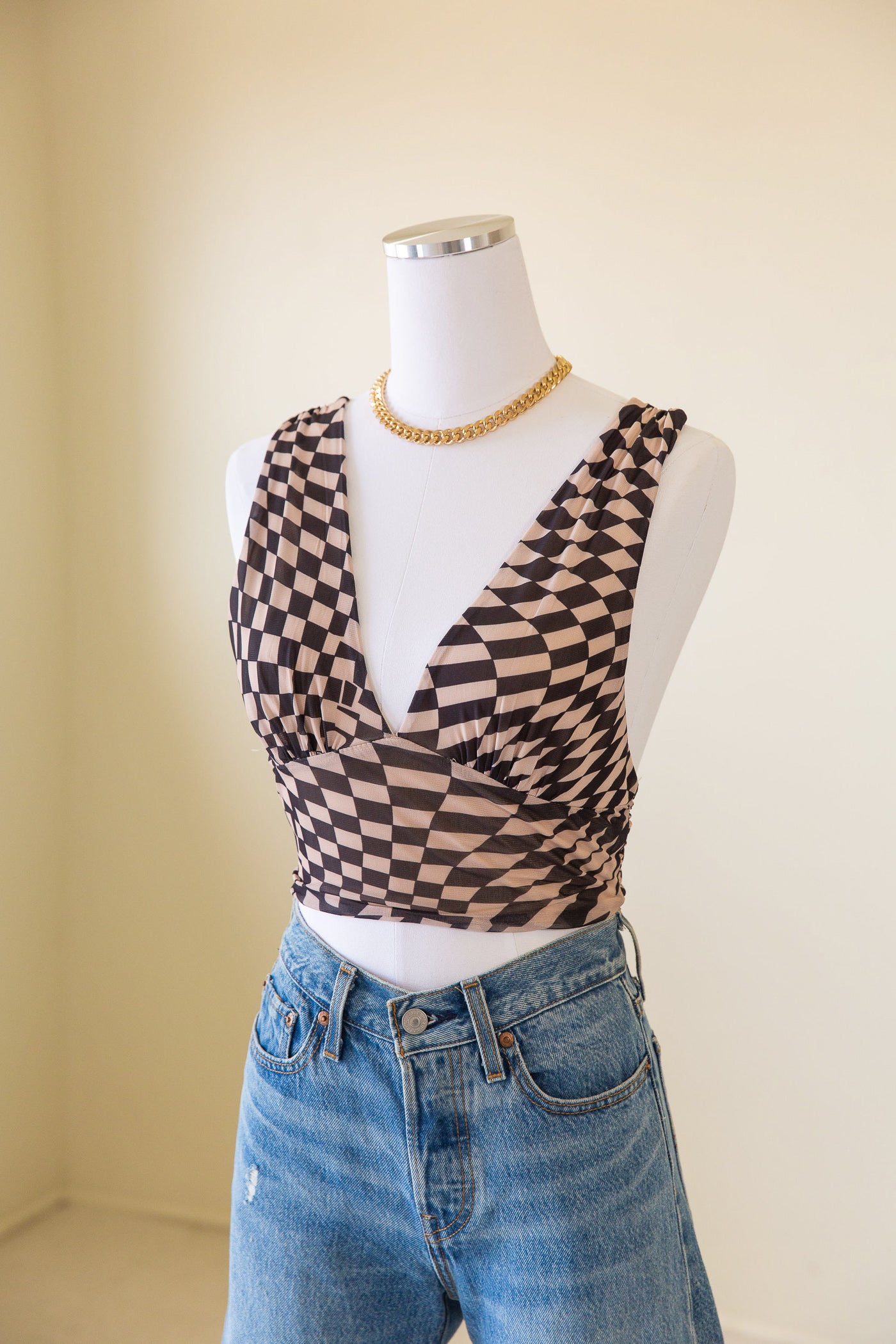 Load image into Gallery viewer, Knowing You Checkered Crop Top
