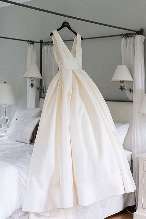 Elegant V Neck Ball Gown Ivory Satin Backless Pockets Wedding Dresses Promdressmeuk 